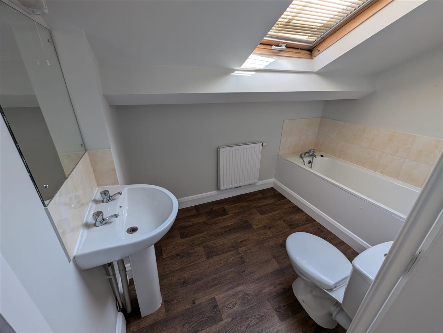 Flat 5 13A Castle Foregate, Shrewsbury, SY1 2DJ To Let Flat 5 13A Castle Foregate, Shrewsbury, SY1 2DJ To Let